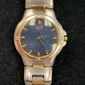 Mens two tone Citizen watch. Battery operated